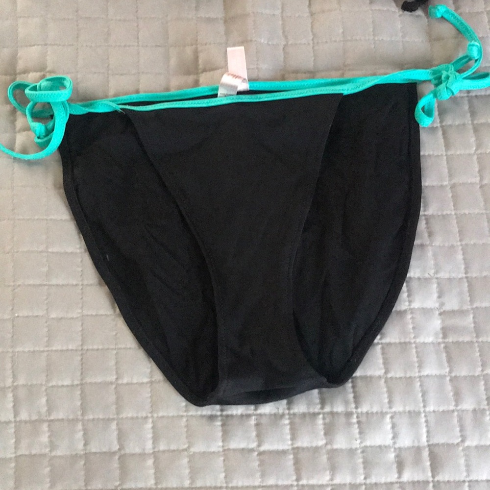 Vs String Bikini - image 3